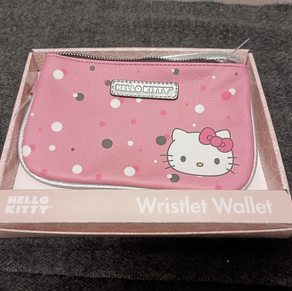 NWT Hello Kitty Pink Wristlet - Picture 3 of 4
